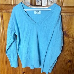 Old Navy Women's Light Blue V-Neck Sweater